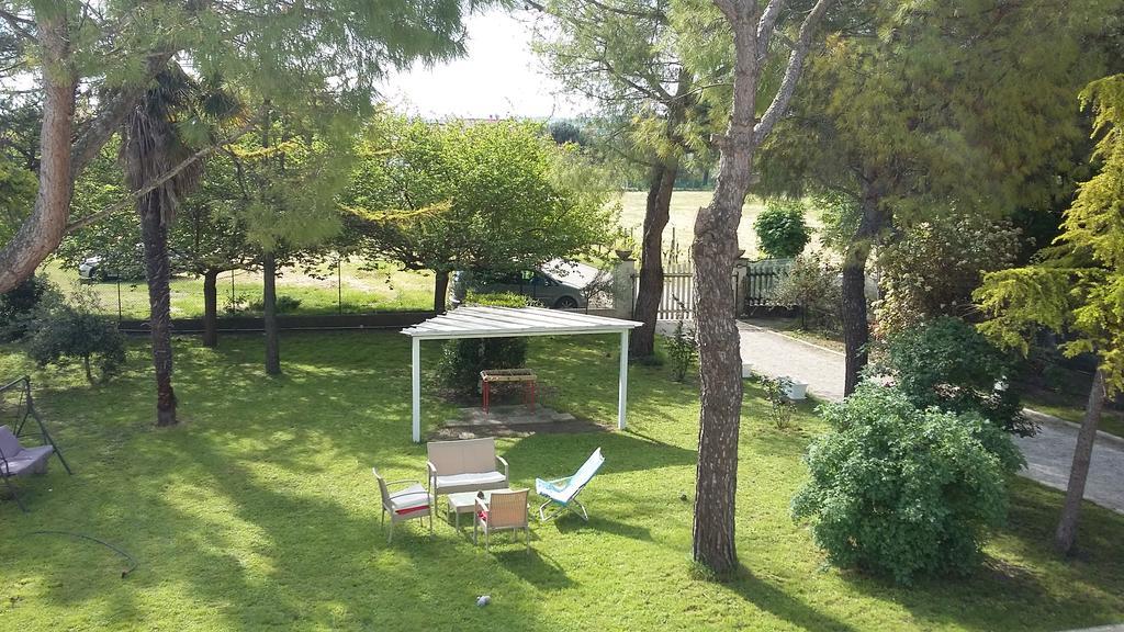 B&B Sotto Le Stelle Фано Экстерьер фото