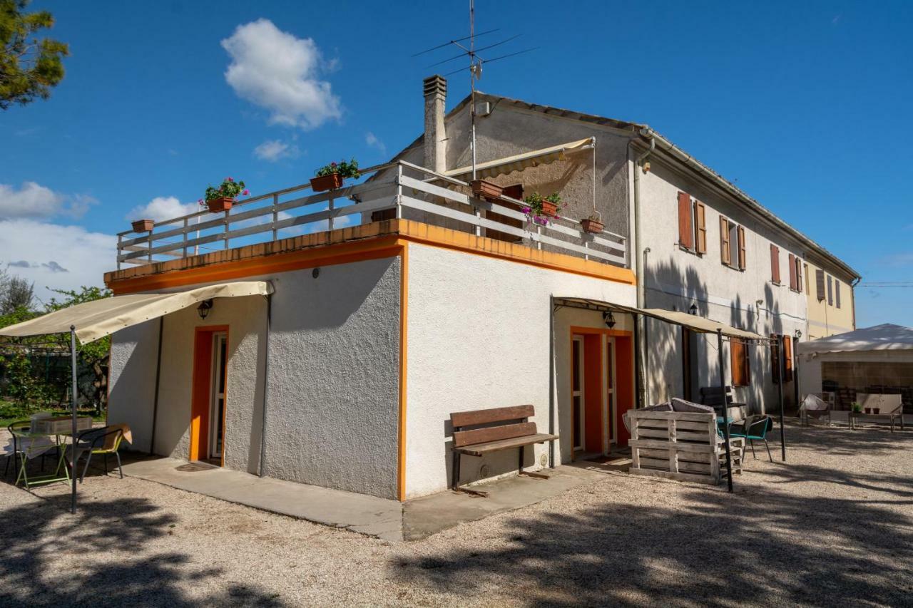 B&B Sotto Le Stelle Фано Экстерьер фото